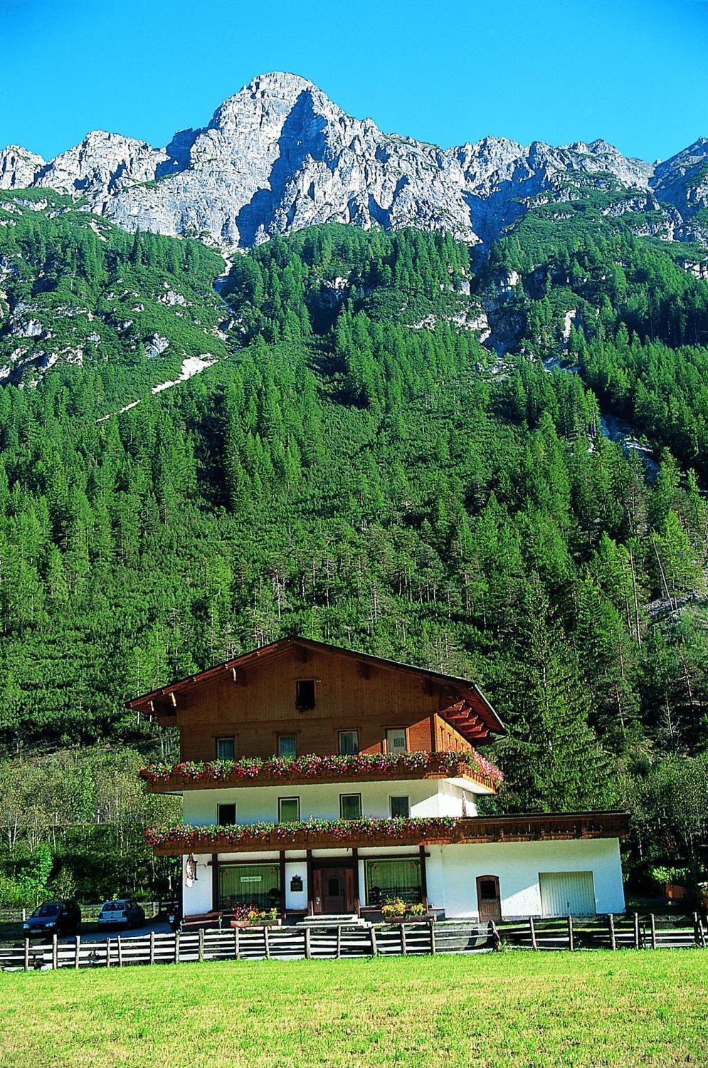 Pension Nina & Gasthof Alpenrose Gschnitz Buitenkant foto