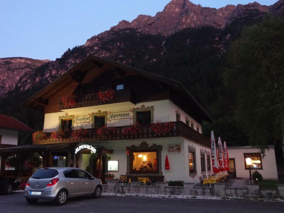 Pension Nina & Gasthof Alpenrose Gschnitz Buitenkant foto