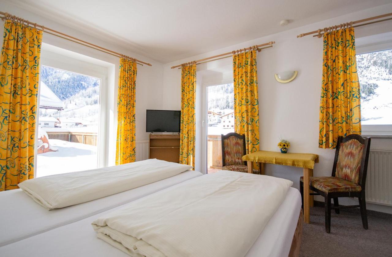 Pension Nina & Gasthof Alpenrose Gschnitz Buitenkant foto