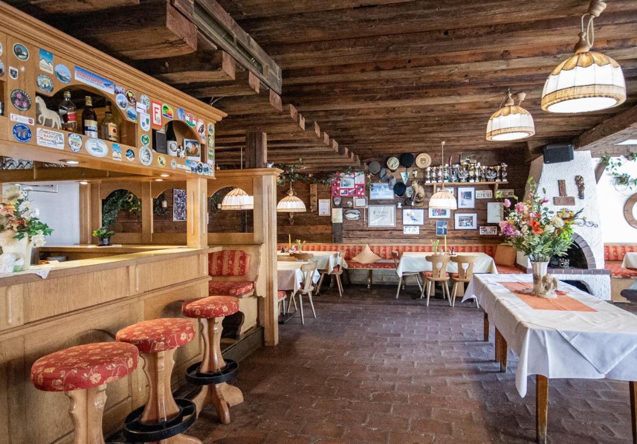 Pension Nina & Gasthof Alpenrose Gschnitz Buitenkant foto