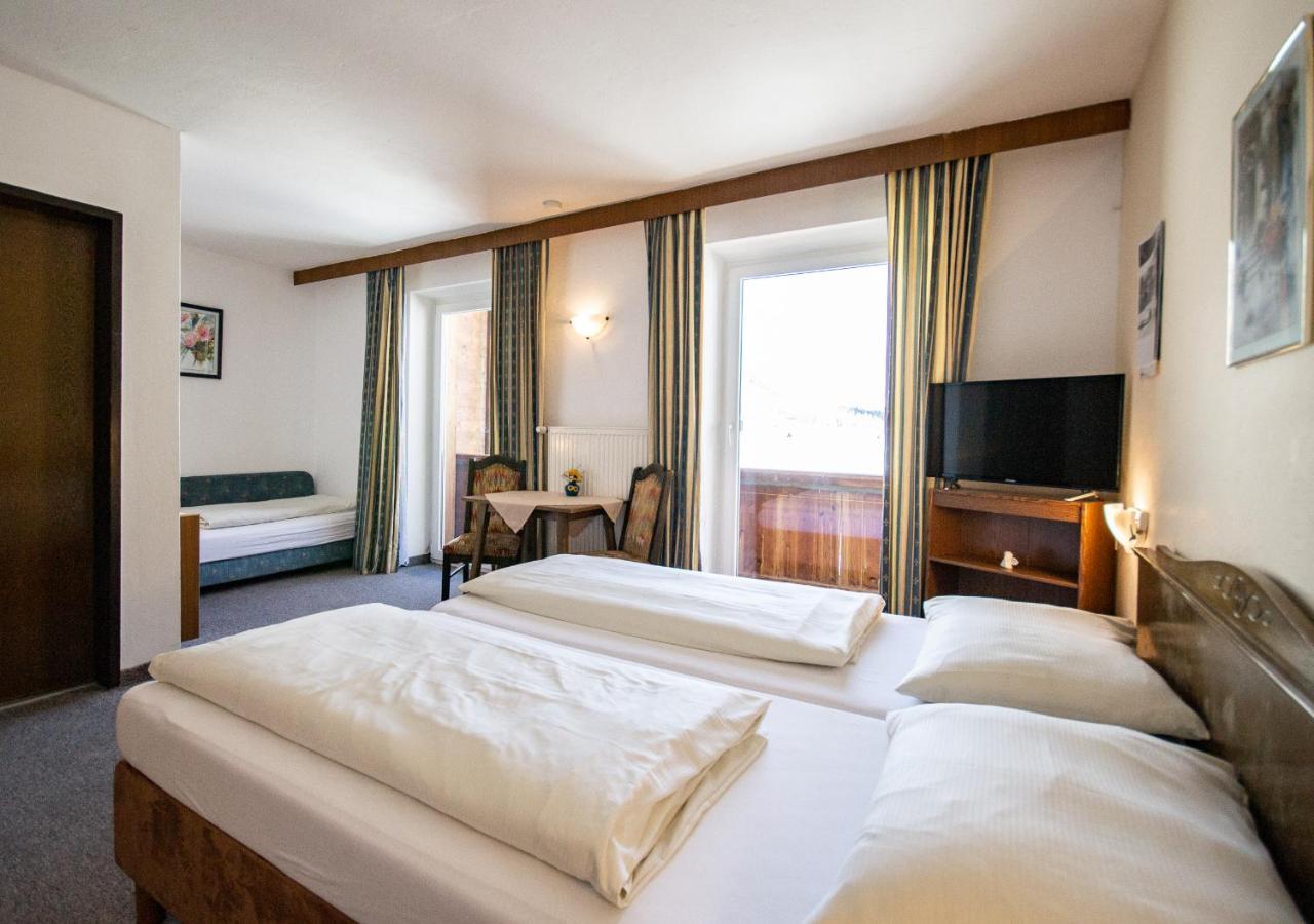 Pension Nina & Gasthof Alpenrose Gschnitz Buitenkant foto